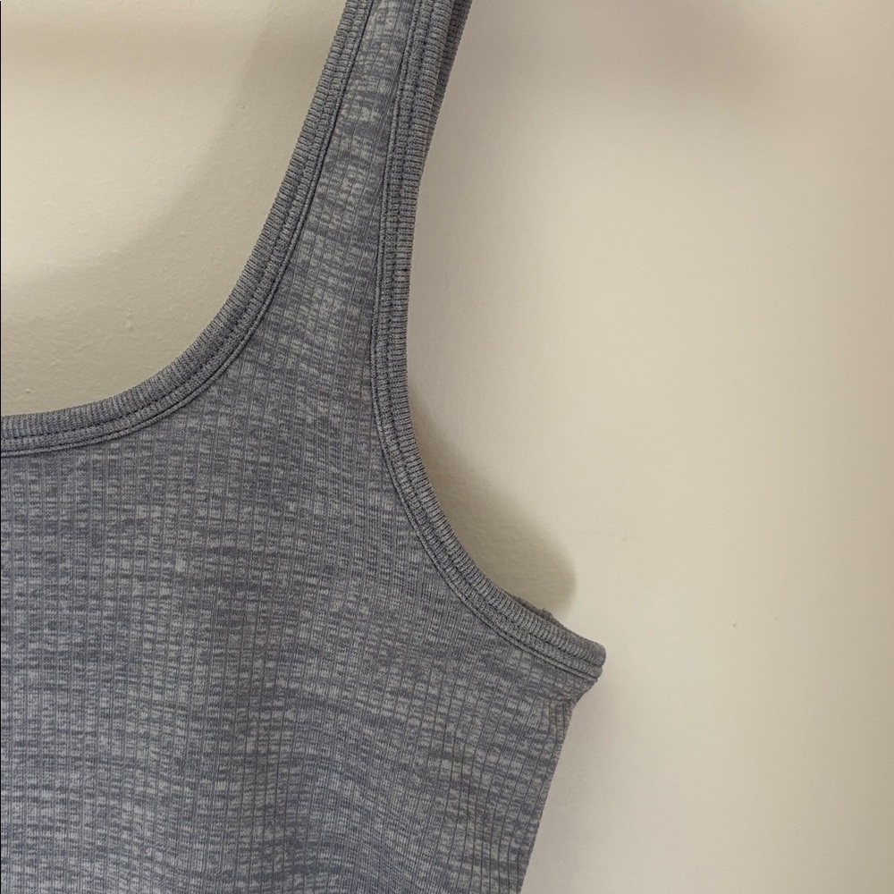 Athleta Renew Seamless Tank Sz Medium - Picture 3 of 5